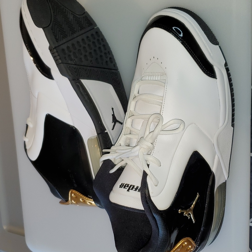 Air Jordans Big Fund white/gold/black